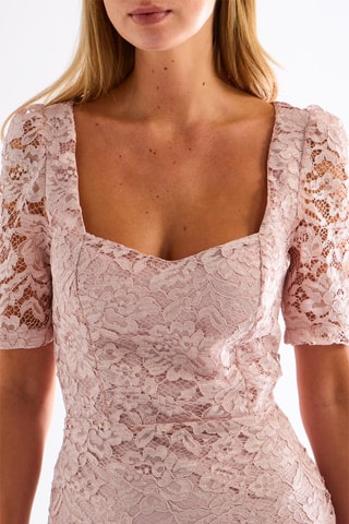 Robe patineuse en dentelle - Rose
