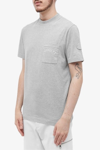 Camiseta Pocket - Moncler - Gris