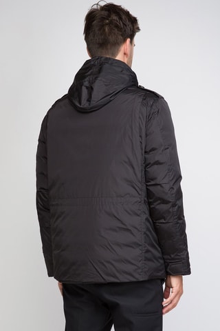 Chaqueta con capucha