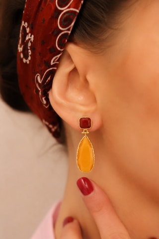 Brincos - Banhado a ouro amarelo e olhos de gato