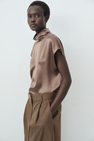 Blouse 100 % soie satinée col montant - Marron