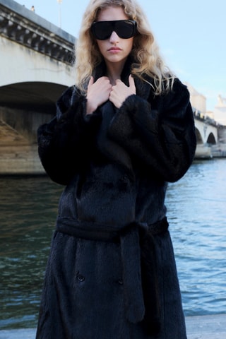 Manteau fausse fourrure avec ceinture - Noir