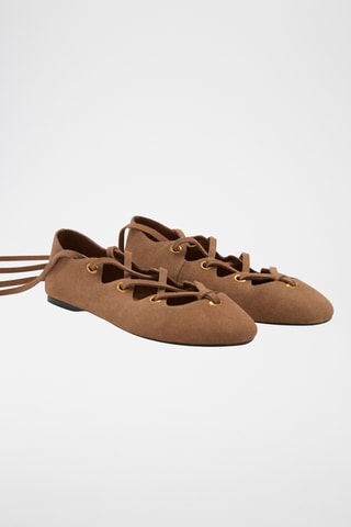 Ballerine en daim à brides croisées - Beige