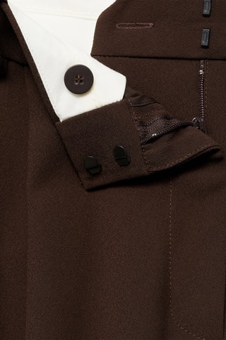 Pantalón detalle pinzas - Marrón