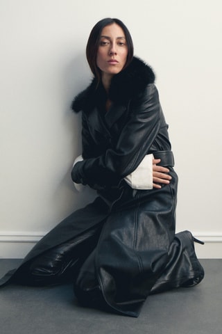 Manteau en cuir synthétique avec col en fausse fourrure - Noir