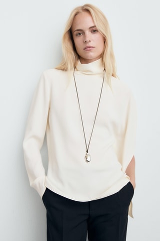 Blouse col montant manches asymétriques - Écru