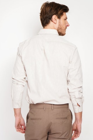 Camisa regular fit de lino - Beige