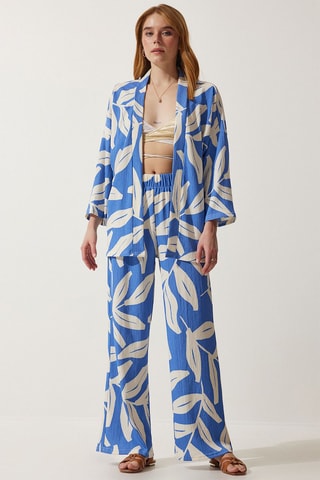 Kimono e pantaloni palazzo a vita alta