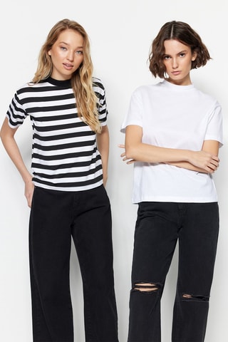 2 t-shirt