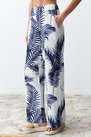 Kimono e pantaloni a vita alta