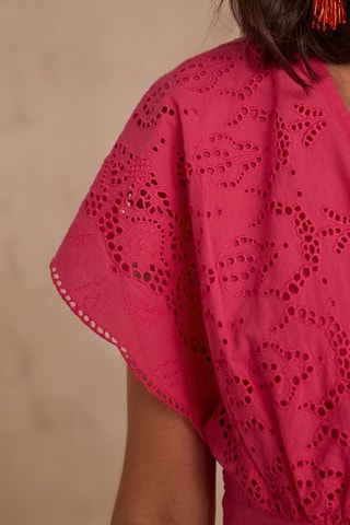 Vestido evasé con bordado inglés - Rosa