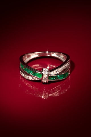 Bague Starky - Or blanc, diamants et émeraudes