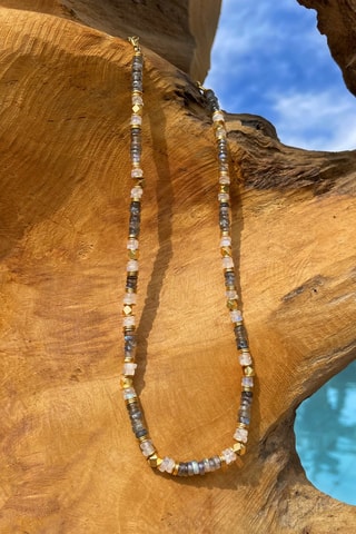 Collier doré à l'or fin jaune - Labradorite et pierres de lune arc-en-ciel