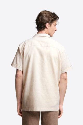Camisa regular fit de lino - Beige