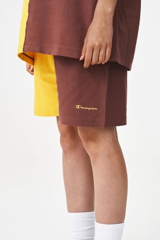 Short. Geel