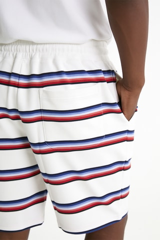 Short. Wit