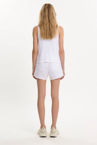 Short. Wit