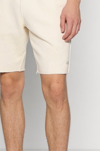 Short. Ecru