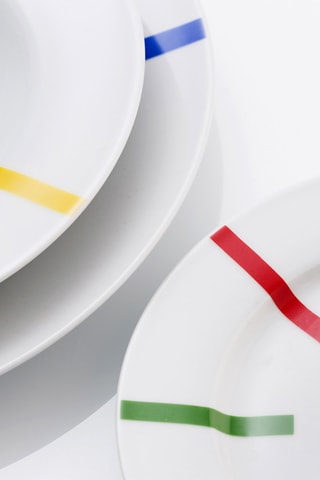 16 assiettes plates en porcelaine - 27 cm