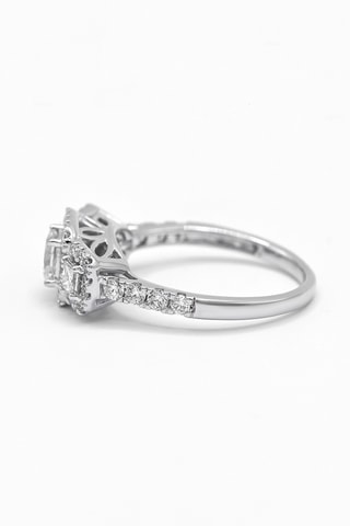 Bague - Or blanc et diamants