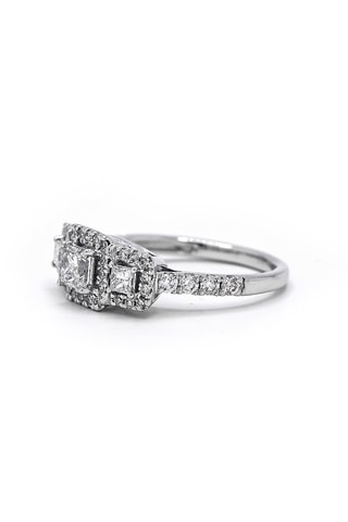 Bague - Or blanc et diamants