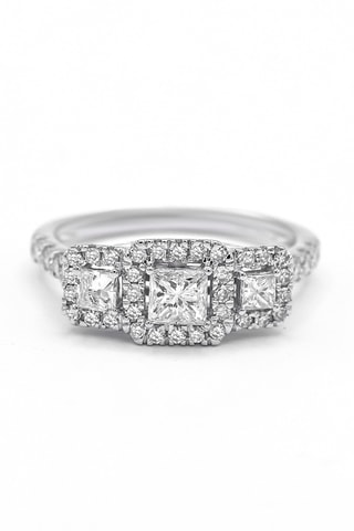 Bague - Or blanc et diamants