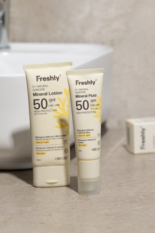 Pack solaire minéral visage et corps D+ Natural Suncare - Peaux sensibles et atopiques - 2 produits