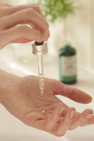 Sérum solution quotidienne Tea Tree - Peaux grasses et sujettes aux imperfections - 50 ml
