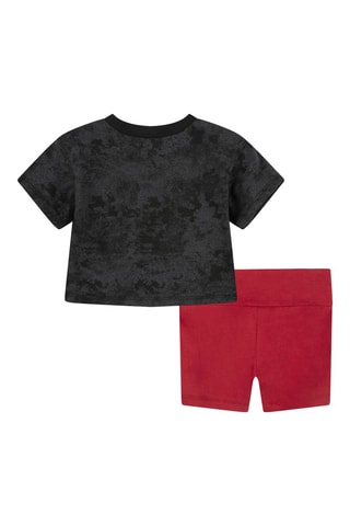 Camiseta y short - Negro y rojo