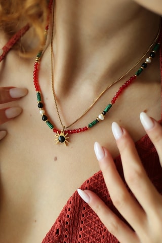 2 colliers - Plaqué or jaune, malachites, perles de culture et zircons