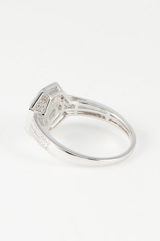 Bague Romance 
Or blanc et diamants