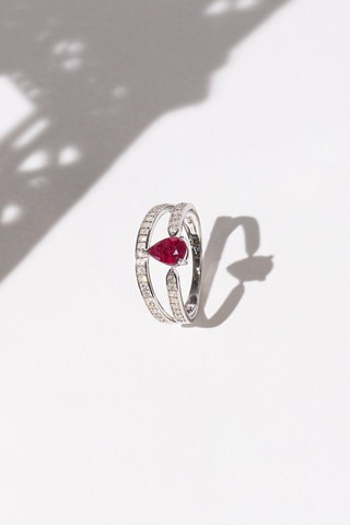 Bague Eugenie - Or blanc, diamants et rubis