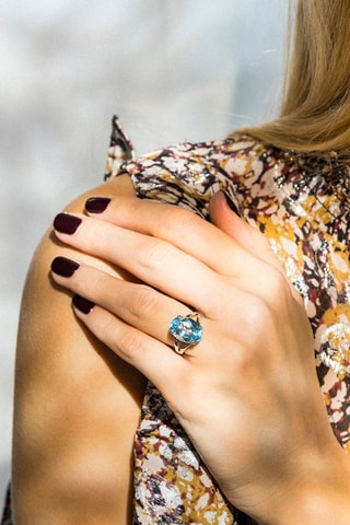 Bague Pattaya -  Or blanc, diamants et topaze