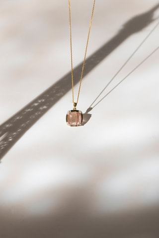 Pendentif Tolanaro Or jaune, rutile et diamants