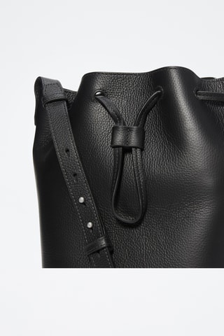 Sac seau en cuir Tuckerman - Noir