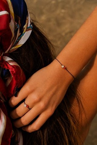 Parure Mystique Cahetel - Fil de soie, corail rouge et or jaune laminé