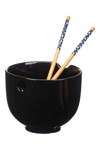 Bol en porcelaine  et paire de baguettes en bambou