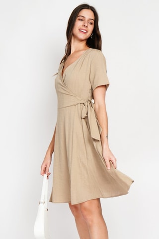 Vestido cruzado de lino - Camel