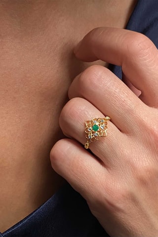 Bague - Or jaune, topazes et émeraude