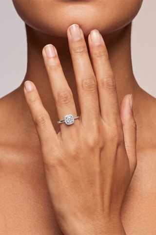 Bague - Or blanc, diamants et solitaire