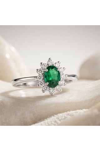 Bague - Or blanc, diamants et émeraude