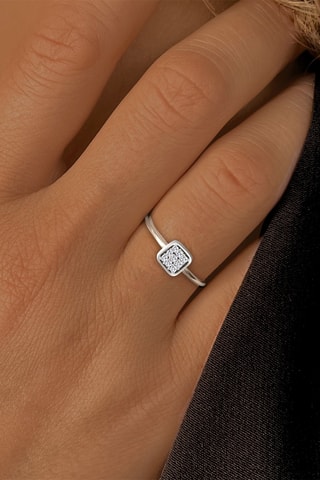 Bague - Or blanc et diamants