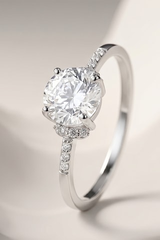 Bague - Or blanc, diamants et topaze