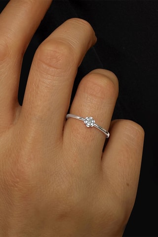 Bague - Or blanc et diamants