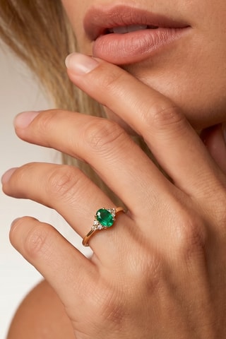 Bague - Or jaune, diamants et émeraude