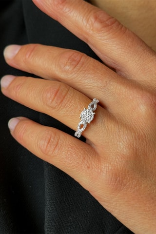 Bague - Or blanc et diamants