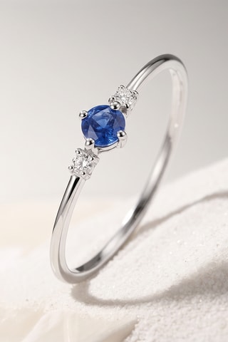 Bague - Or blanc, diamants et saphir