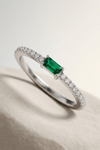 Bague - Or blanc, diamants et émeraude