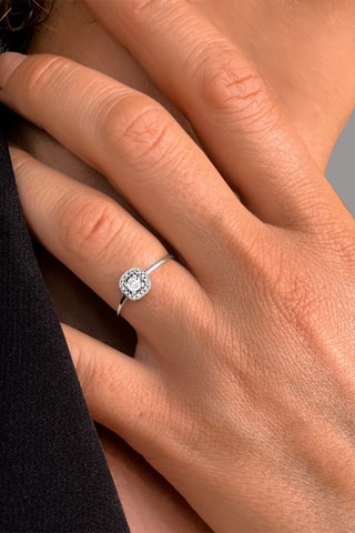 Bague - Or blanc, diamants et topaze