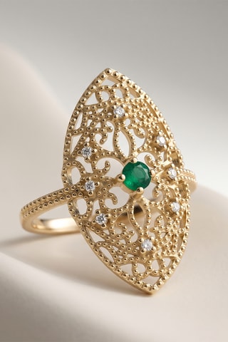 Bague - Or jaune, diamants et émeraude